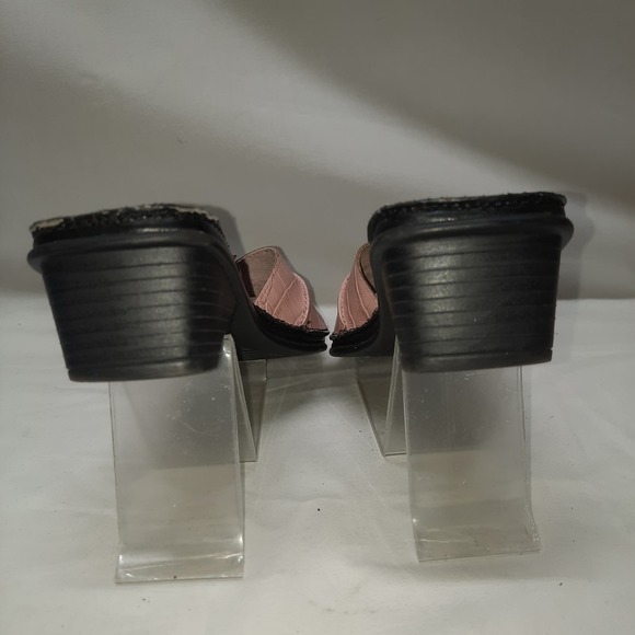 Vintage Thom McAn Pink Faux Croc with floral accent slip on low heel  6 - Picture 6 of 9